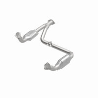 MagnaFlow Direct Fit Catalytic Converter 00-01Tahoe/Yukon V8 5.7L