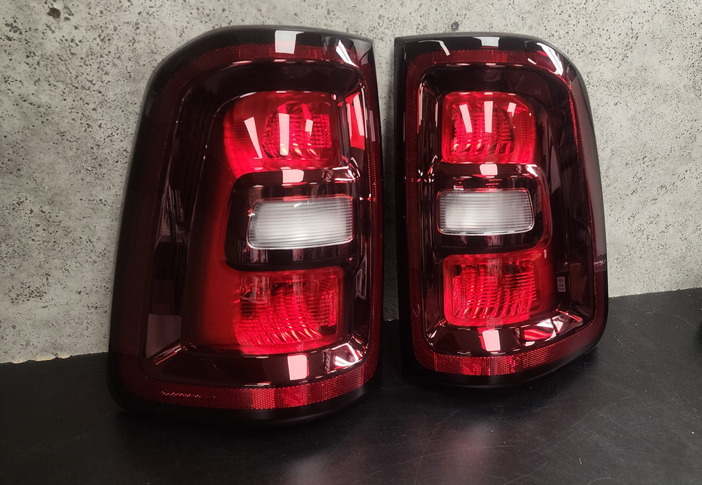 2025+ Ram 1500 Incandescent Tails