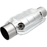 MagnaFlow Universal Catalytic Converter 3 W/Dual O2 Boss